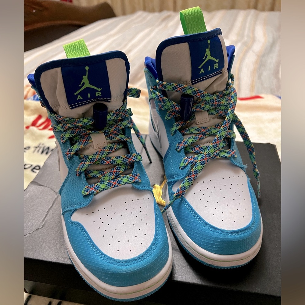 Jordan 1 mid “Sprite” sneakers
